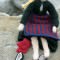 Kit tricot Tricoteuse d'Islande: costume traditionnel de Theodora