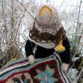 Le chat islandais de Noël dévorera-t-il Theodóra? Tricoteuse d'Islande