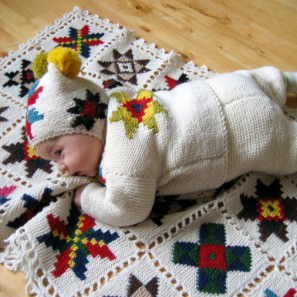 Le tricot jacquard islandais: modèle couverture et layette