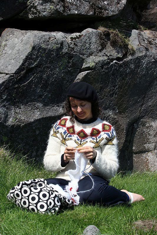 Tricoteuse d'Islande – Hélène Magnússon