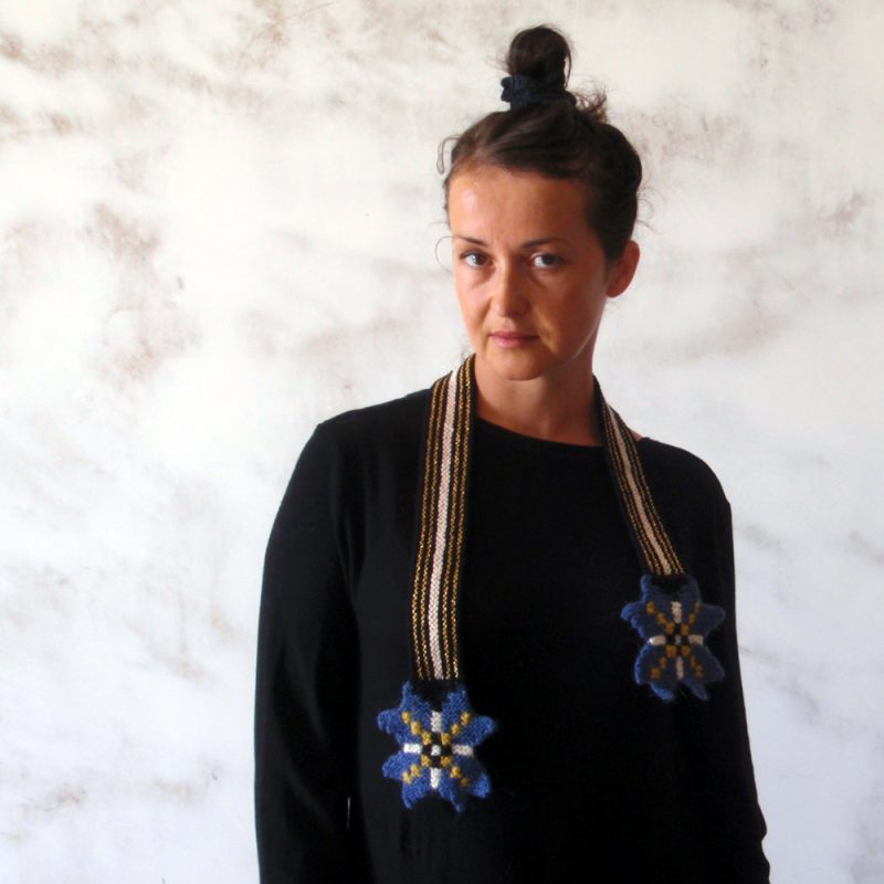 Tricoteuse d'Islande – Hélène Magnússon