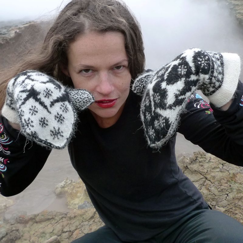 Tricoteuse d'Islande – Hélène Magnússon