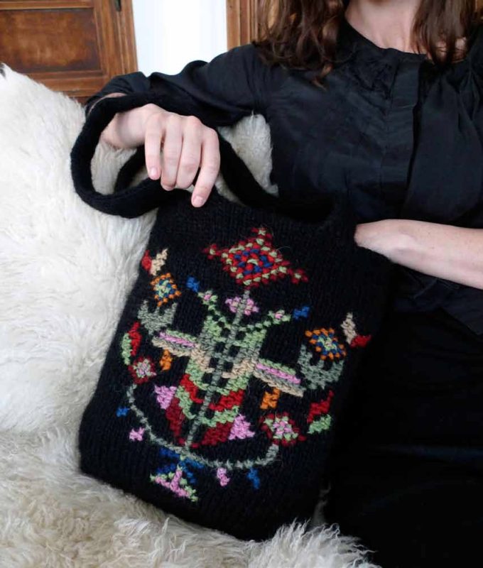 Tricoteuse d'Islande – Hélène Magnússon