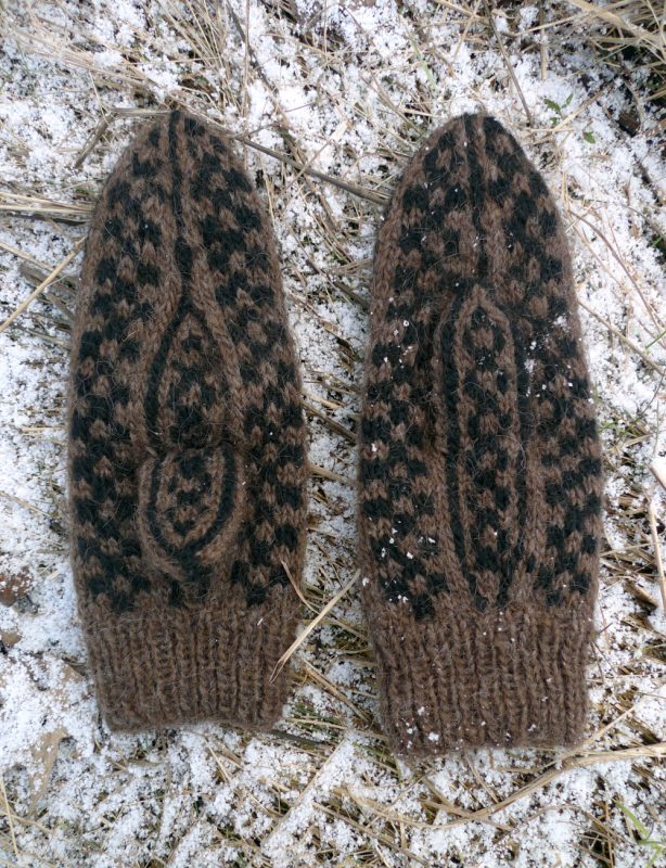 Tricoteuse d'Islande – Hélène Magnússon