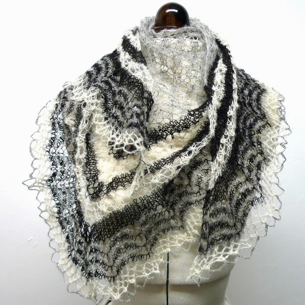 White lace… ♥ – Icelandic Knitter – Hélène Magnússon
