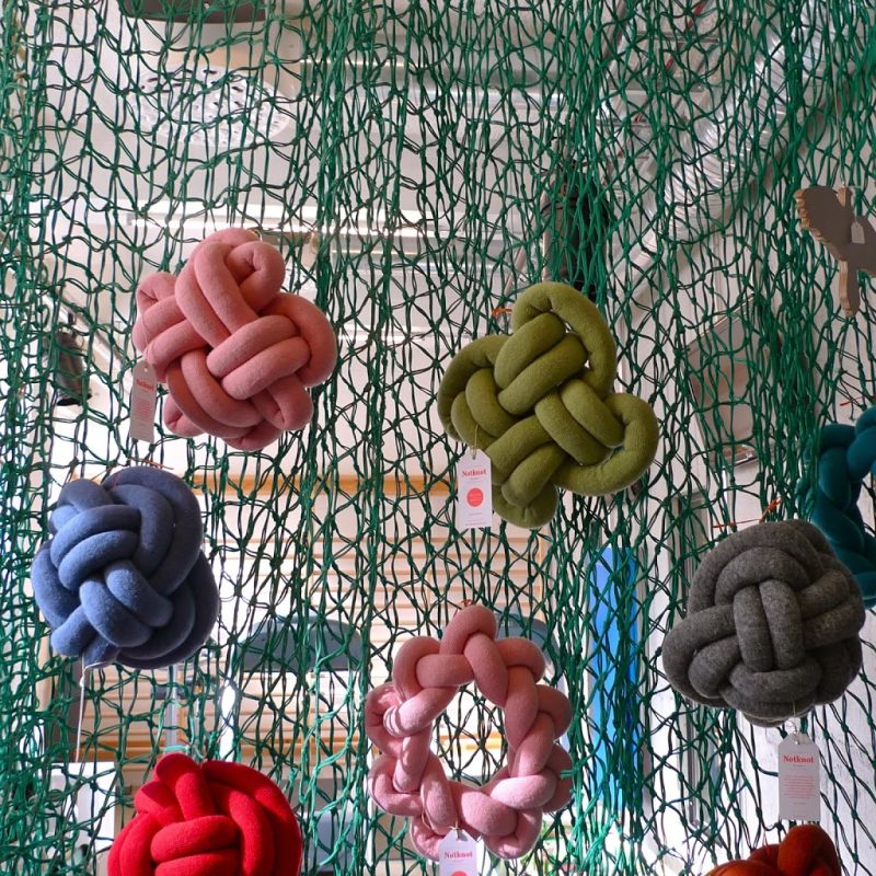 Tricoteuse d'Islande – Hélène Magnússon