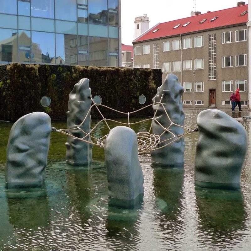 Tricoteuse d'Islande – Hélène Magnússon