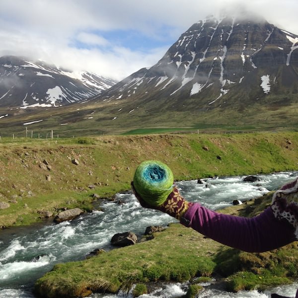 Tricoteuse d'Islande – Hélène Magnússon