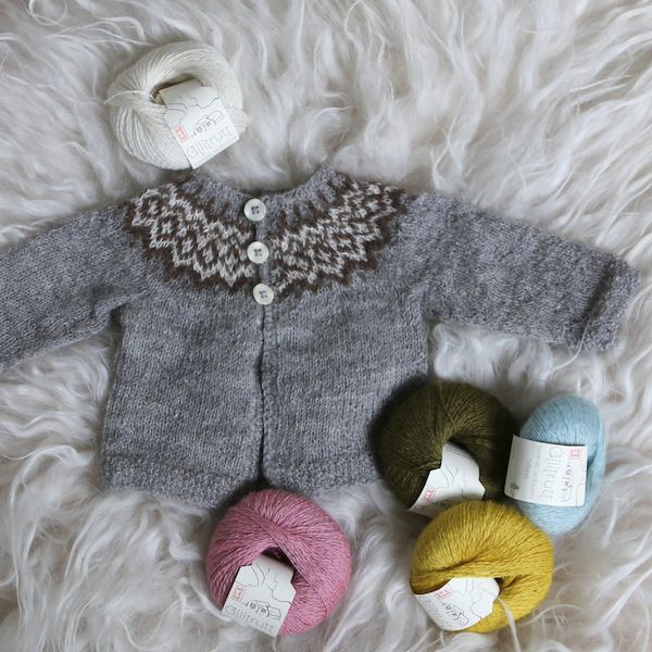 Tricoteuse d'Islande – Hélène Magnússon