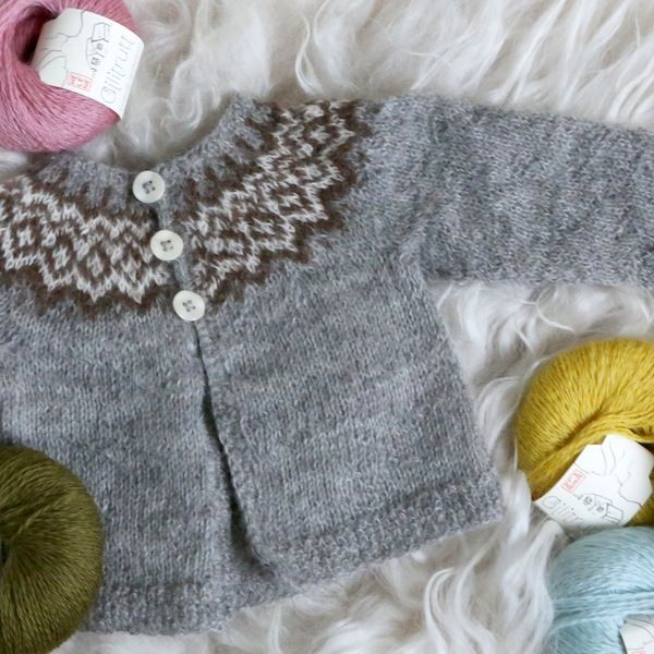 Tricoteuse d'Islande – Hélène Magnússon