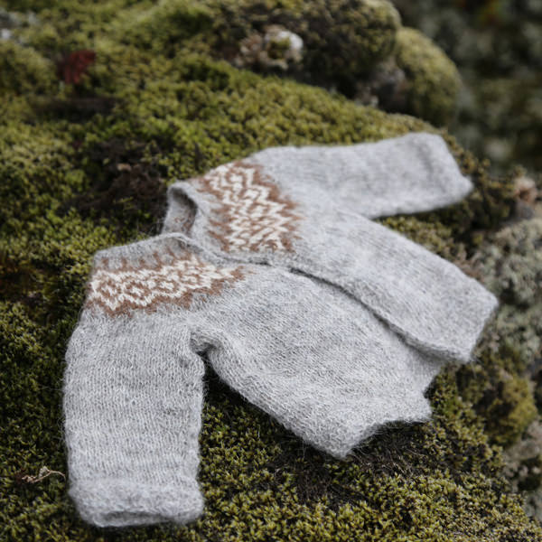 Tricoteuse d'Islande – Hélène Magnússon