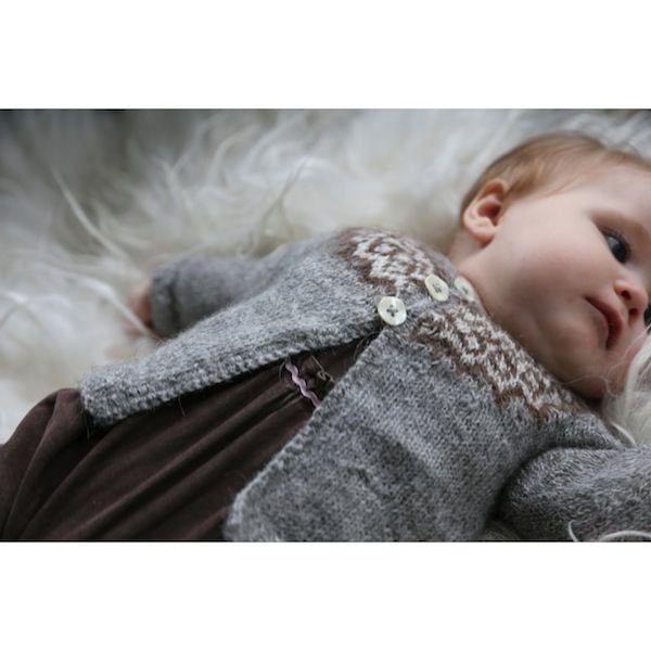 Tricoteuse d'Islande – Hélène Magnússon