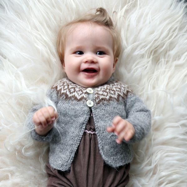 Tricoteuse d'Islande – Hélène Magnússon