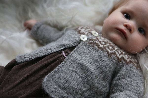 Tricoteuse d'Islande – Hélène Magnússon