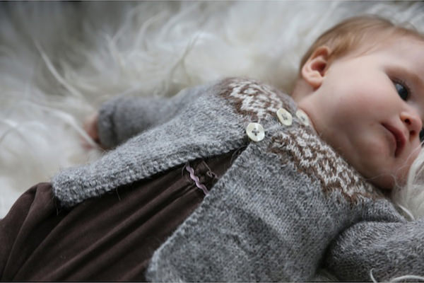 Tricoteuse d'Islande – Hélène Magnússon