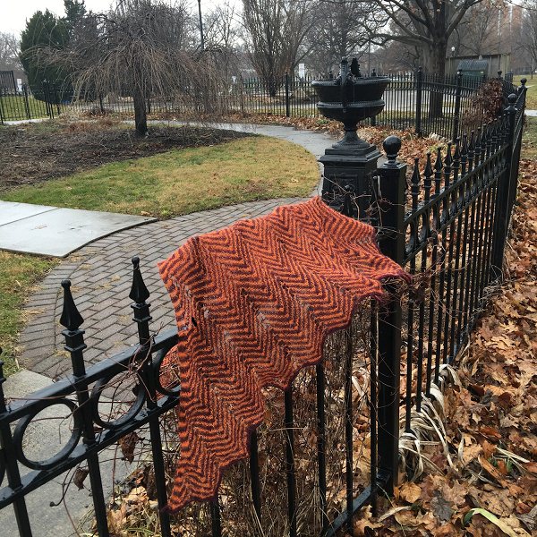 Tricoteuse d'Islande – Hélène Magnússon