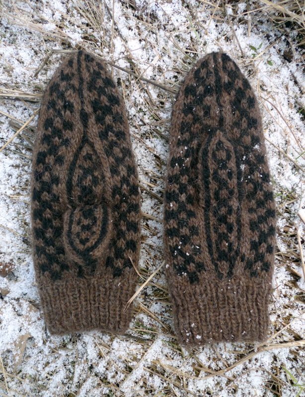 Tricoteuse d'Islande – Hélène Magnússon