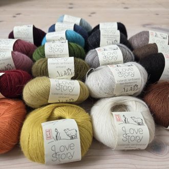 Alternative view of Love Story Einband, 100% pure laine d’agneau islandais, fil dentelle doux et très fin, 1 brin