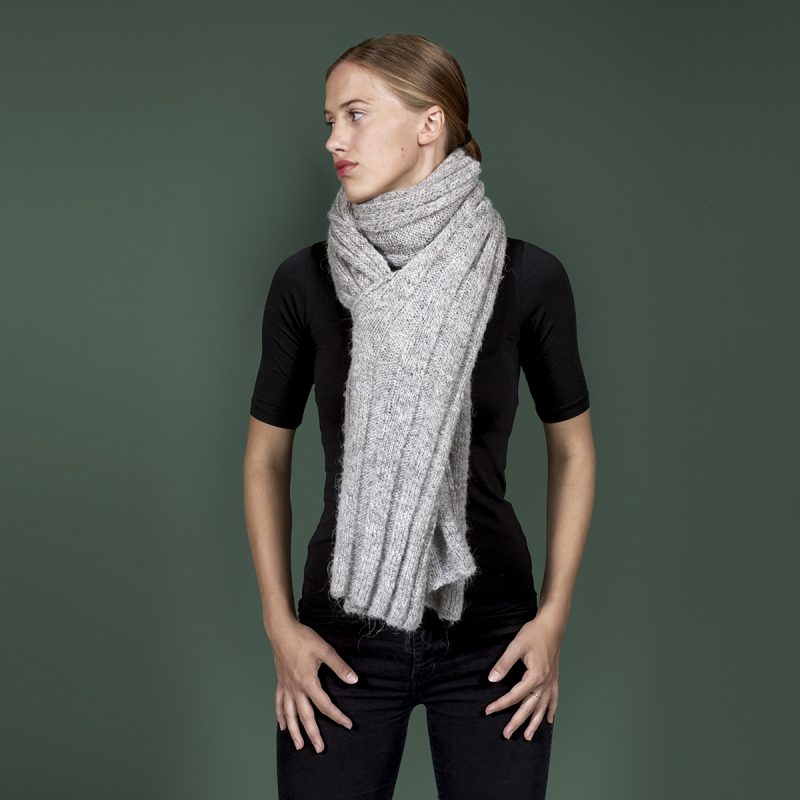 Tricoteuse d'Islande – Hélène Magnússon