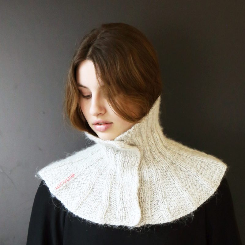 Tricoteuse d'Islande – Hélène Magnússon