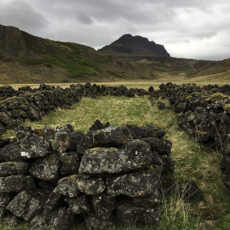 Tricoteuse d'Islande – Hélène Magnússon