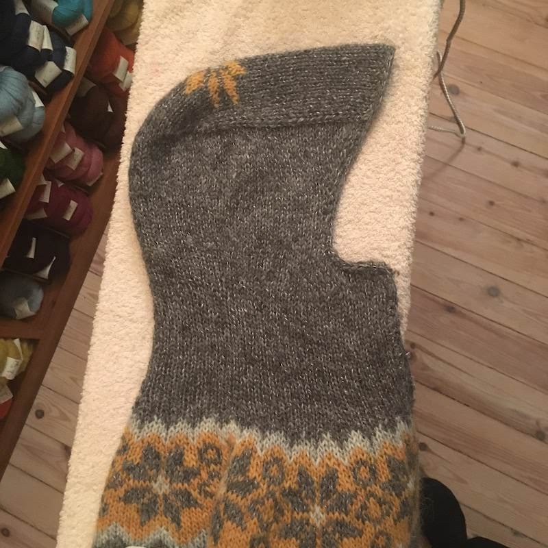 Tricoteuse d'Islande – Hélène Magnússon