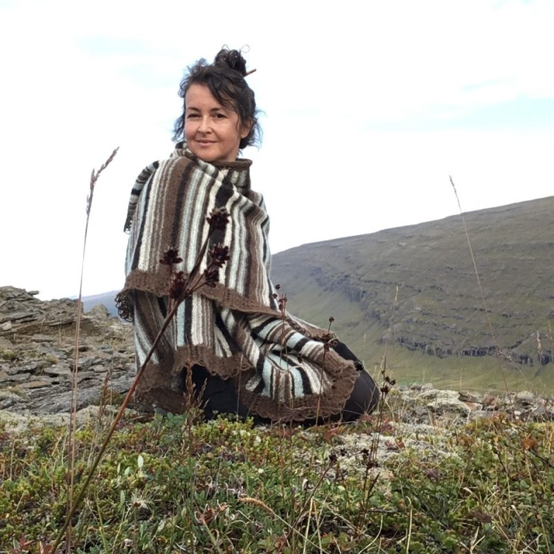 Tricoteuse d'Islande – Hélène Magnússon