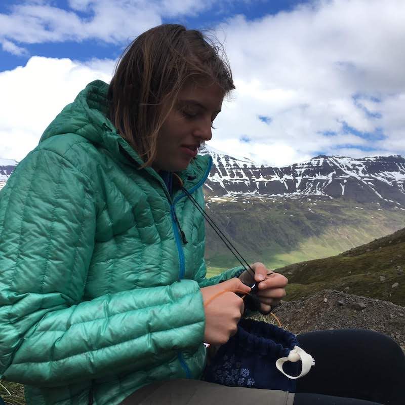 Tricoteuse d'Islande – Hélène Magnússon