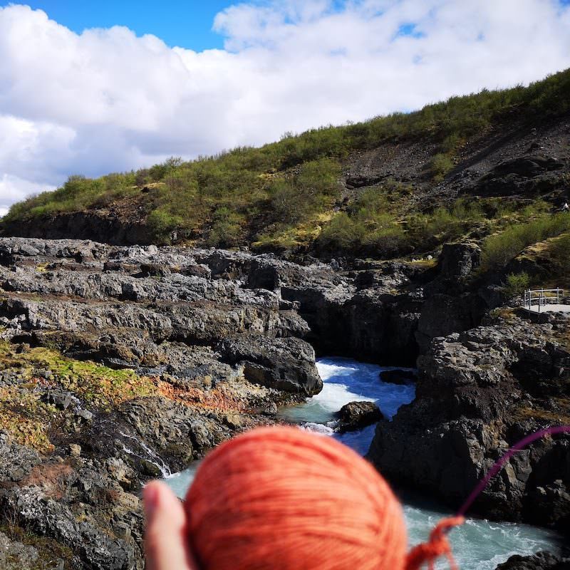 Tricoteuse d'Islande – Hélène Magnússon