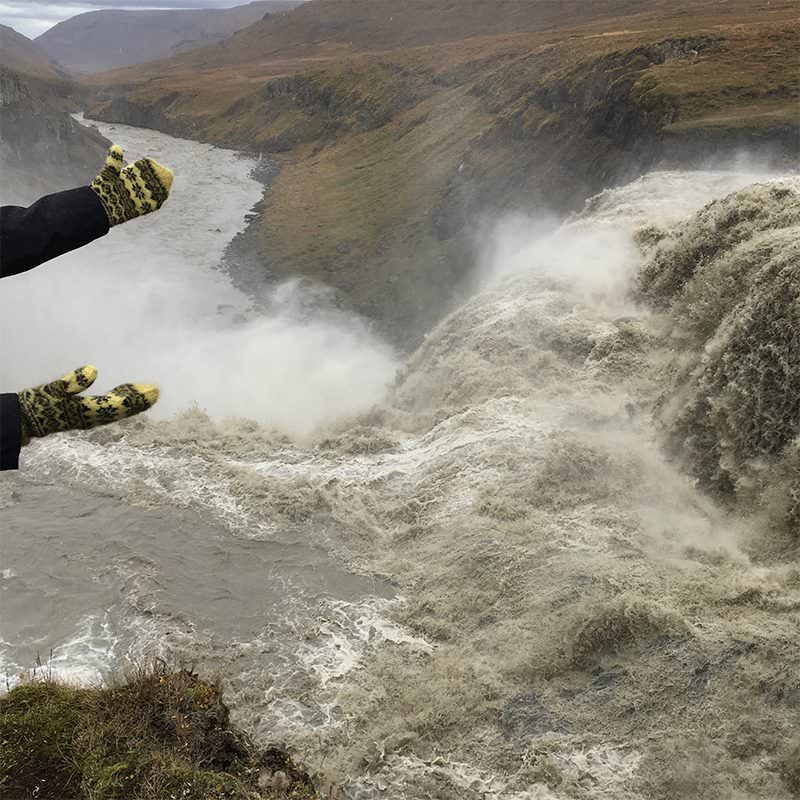 Tricoteuse d'Islande – Hélène Magnússon