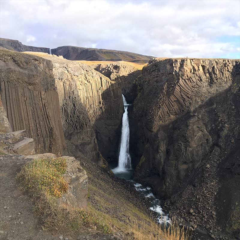 Tricoteuse d'Islande – Hélène Magnússon