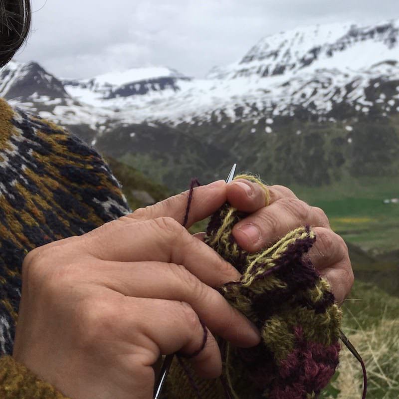 Tricoteuse d'Islande – Hélène Magnússon