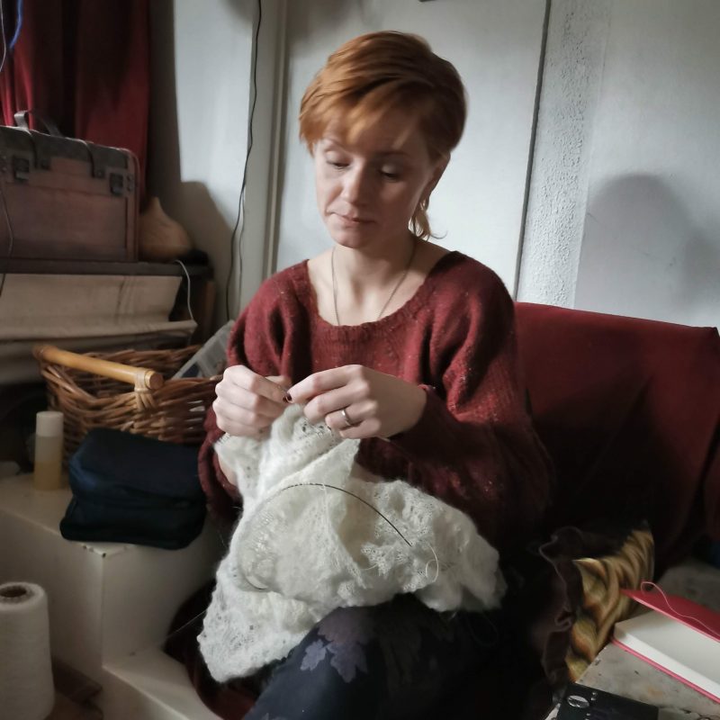 Tricoteuse d'Islande – Hélène Magnússon