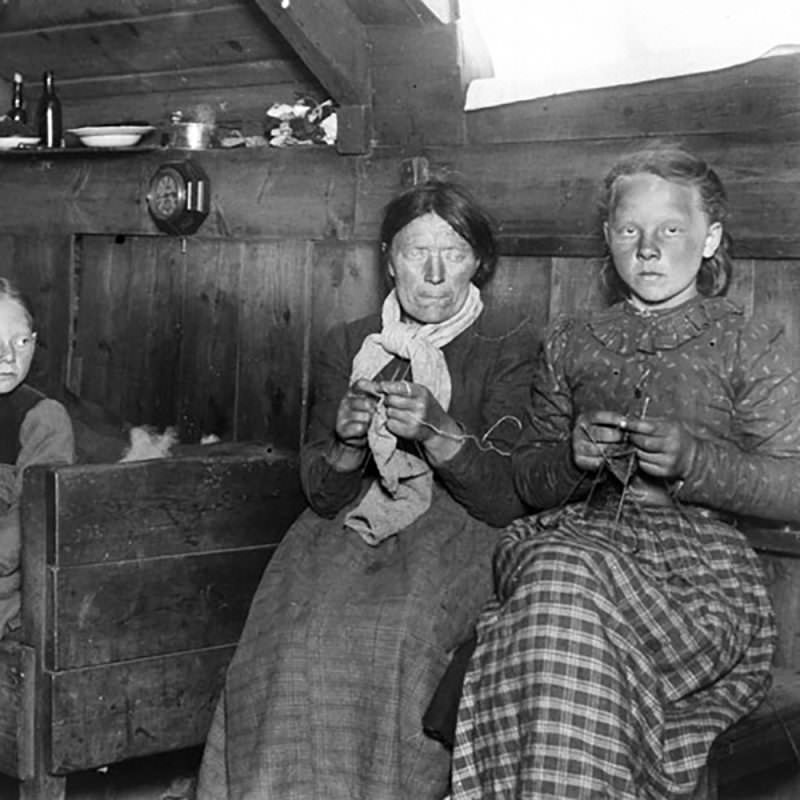 Tricoteuse d'Islande – Hélène Magnússon